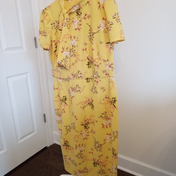 Liz Claiborne Yellow Floral Pencil Dress - Picture 3 of 10